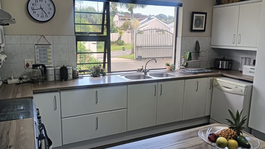 4 Bedroom Property for Sale in Nahoon Valley Park Eastern Cape